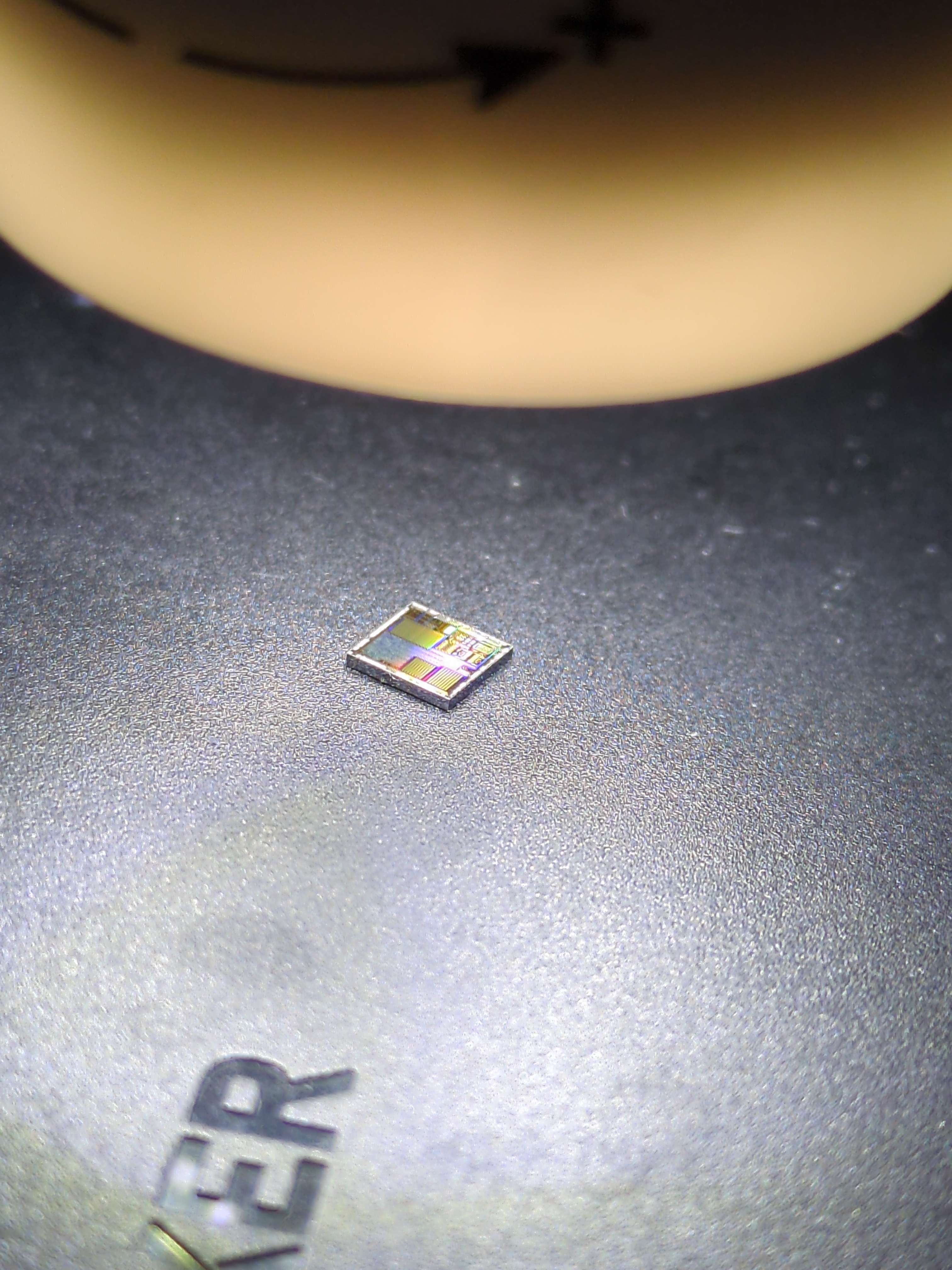 Microcontroller freed from its epoxy