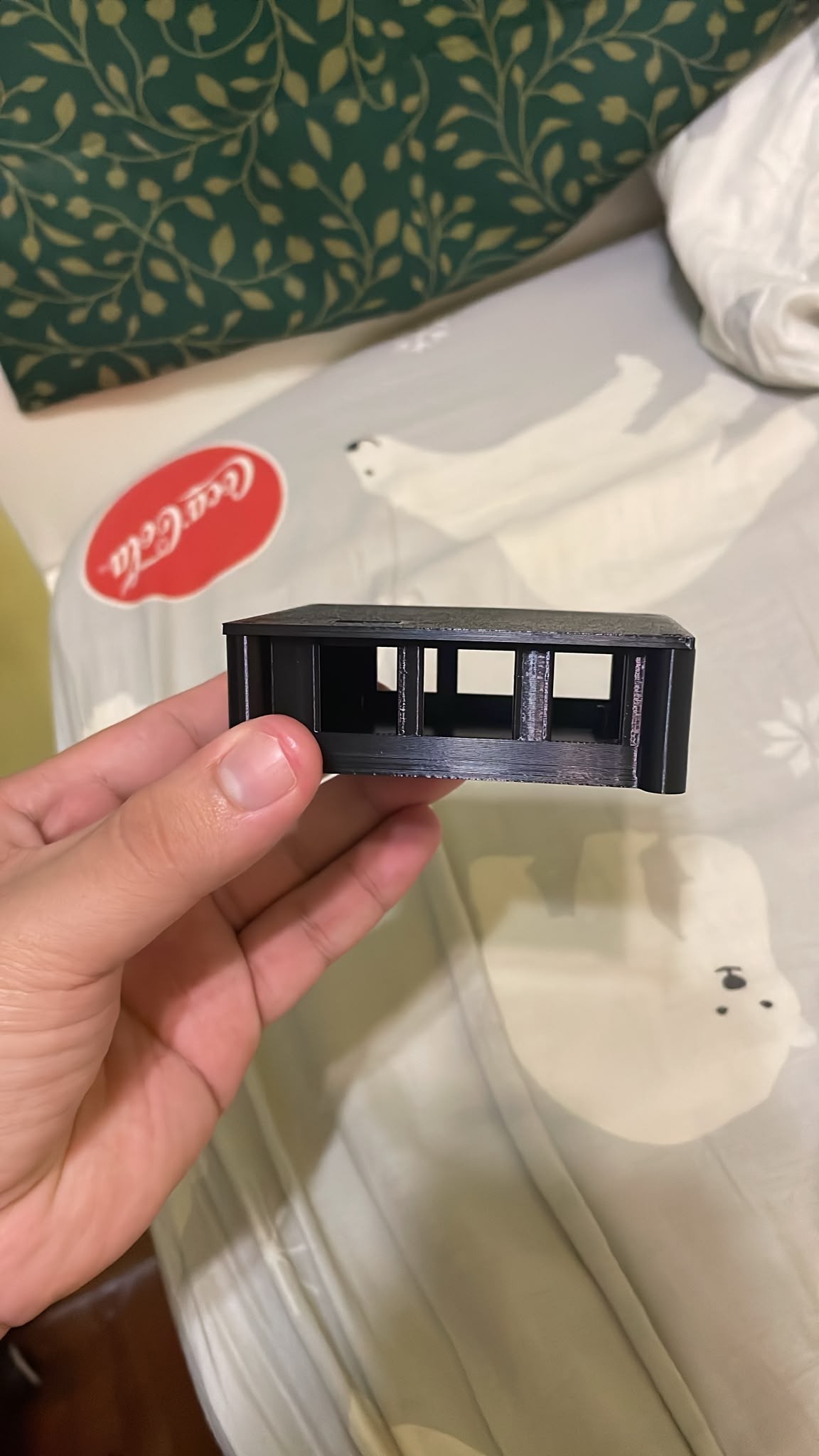 SAFE 版本的接口窗口,一直敞开至边缘 —— 在设计上对高度误差具有包容性